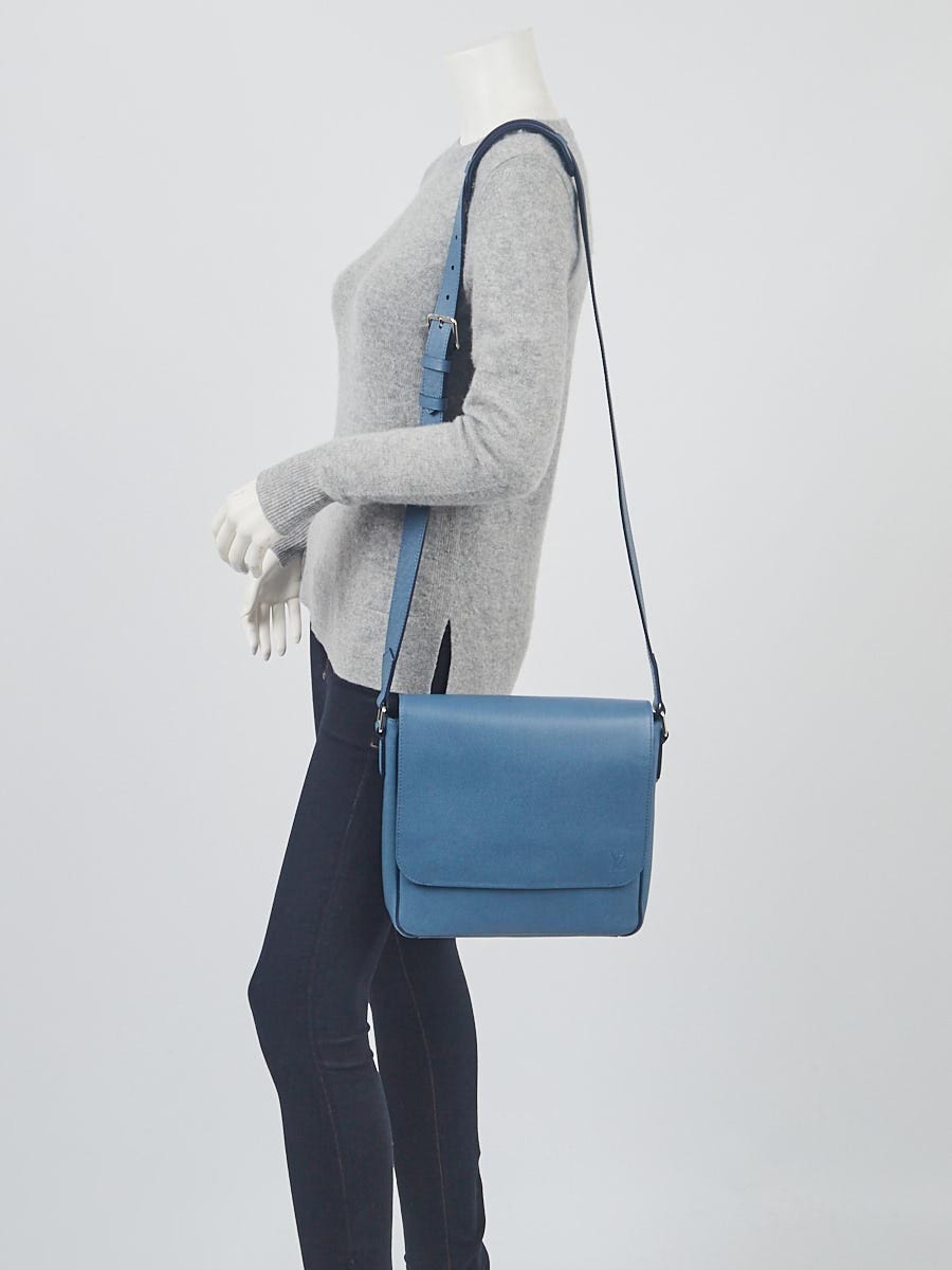 Louis Vuitton Ocean Blue Taiga Leather Roman PM Messenger Bag - Yoogi's  Closet