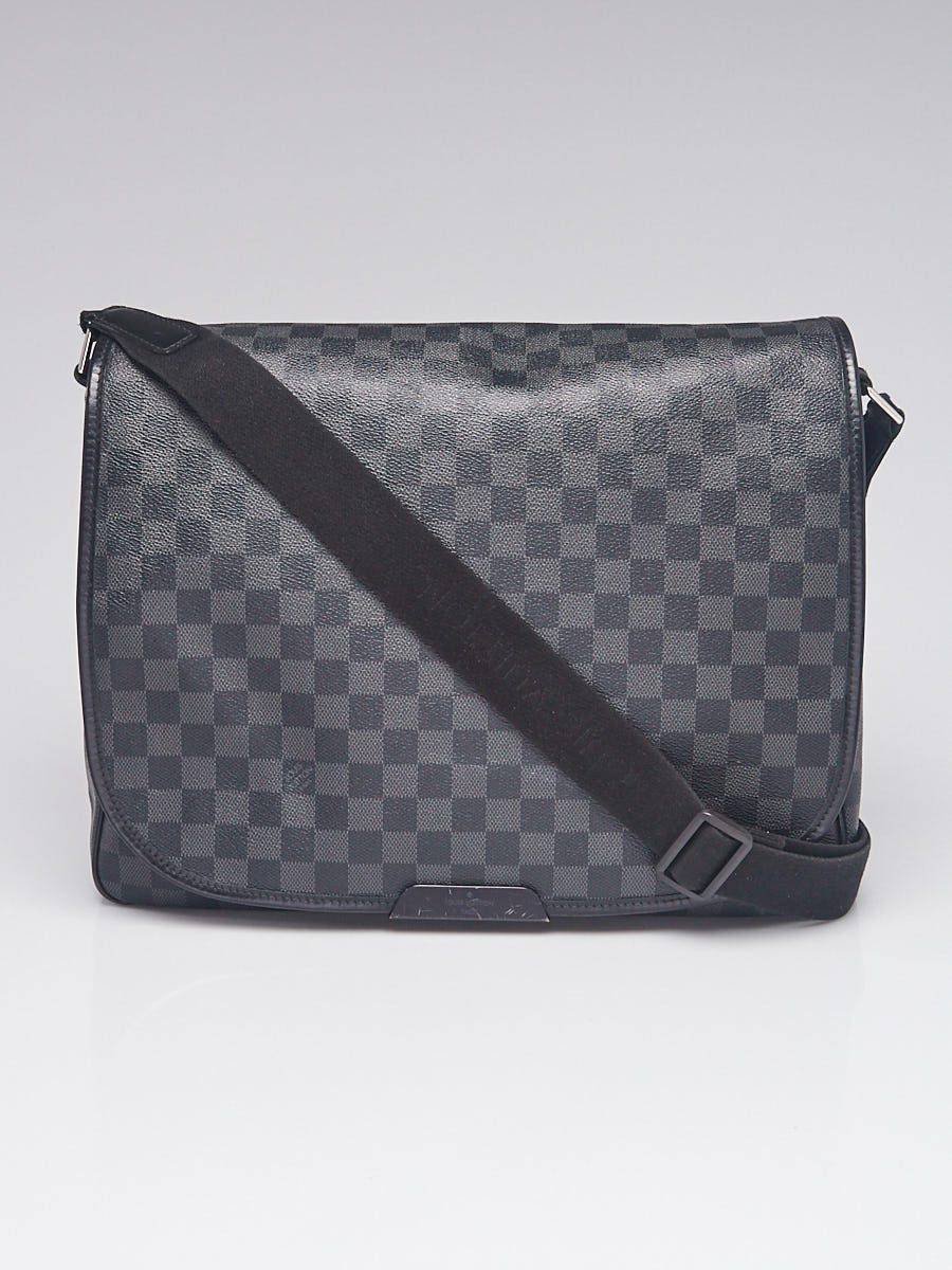 Louis Vuitton Damier Graphite Canvas Daniel GM Messenger Bag - Yoogi's  Closet