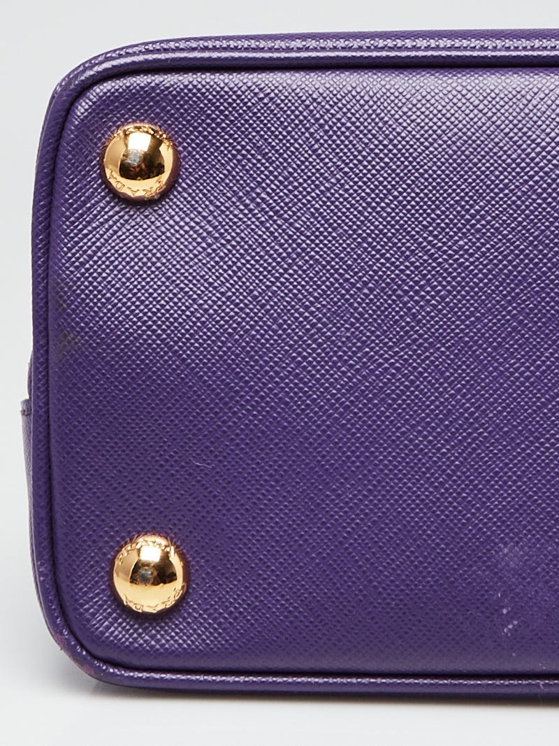 Prada Saffiano Clutch Bag (SHG-27441) – LuxeDH
