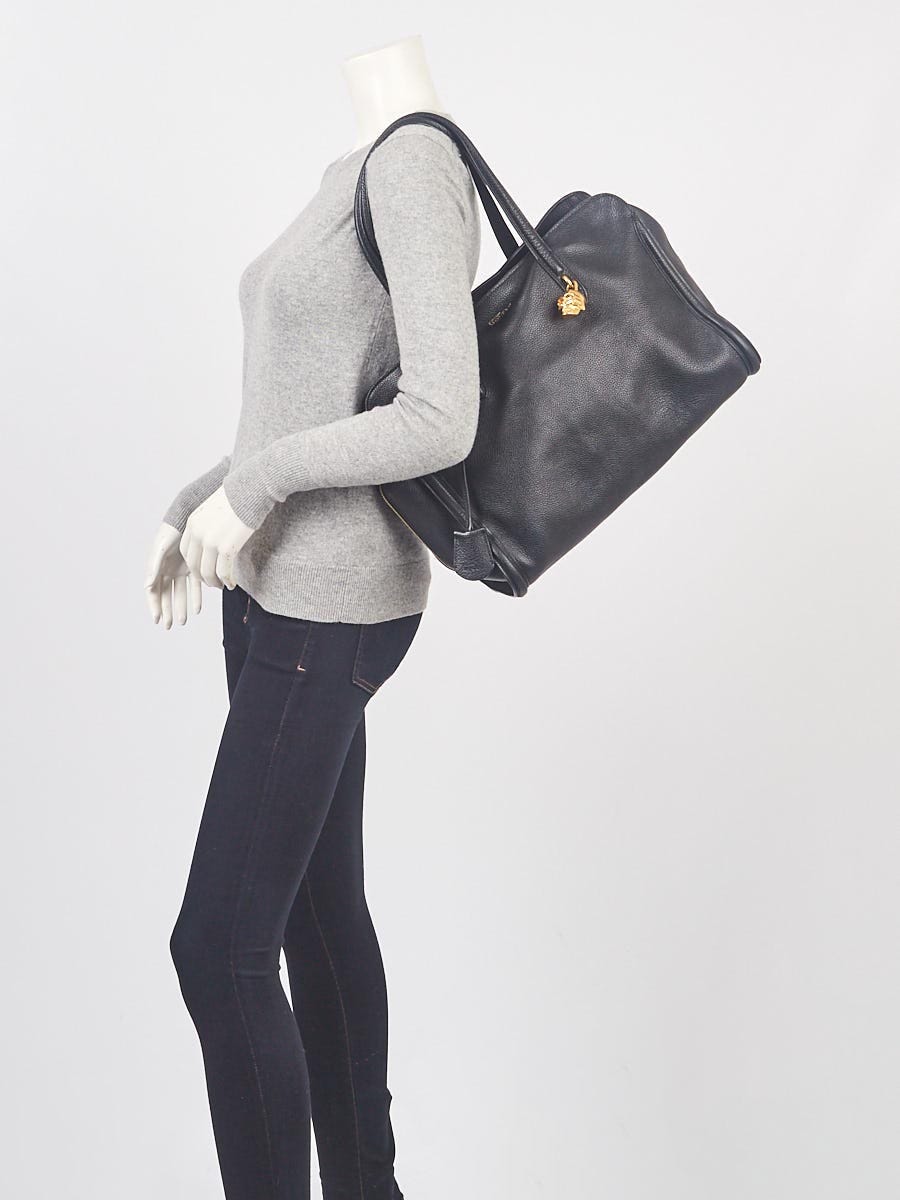 Alexander McQueen Black Calfskin Leather Medium Padlock Zip Alexander McQueen Black Calfskin Leather Medium Padlock Zip