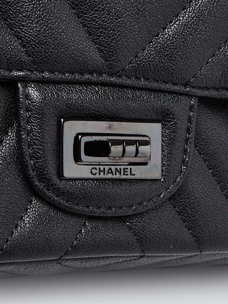 Chanel Black 2.55 Reissue Chevron Quilted Sheepskin Leather So