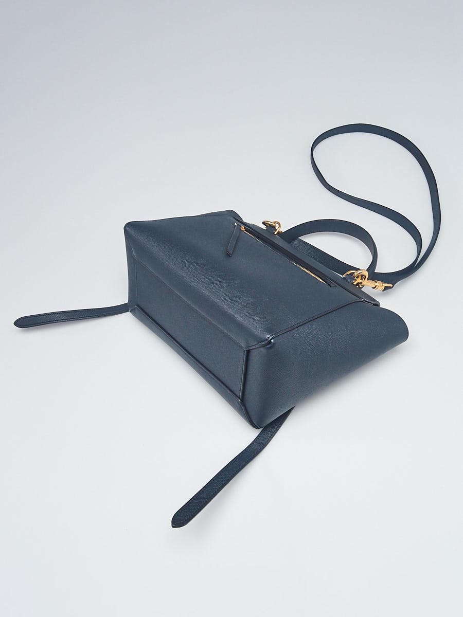 Céline Celine Belt Micro bag Dark blue Leather ref.524185 - Joli Closet