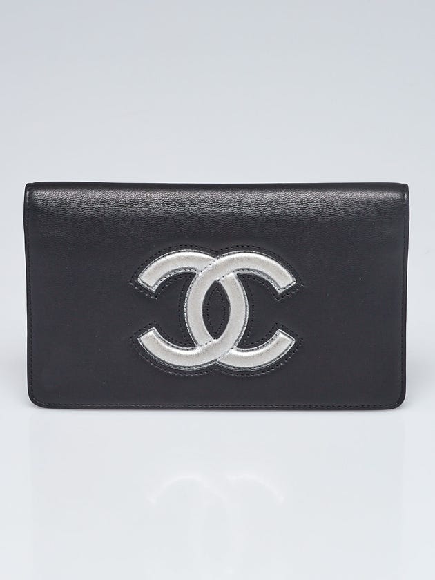 Chanel Black/Silver Lambskin Leather Timeless CC L Yen Wallet
