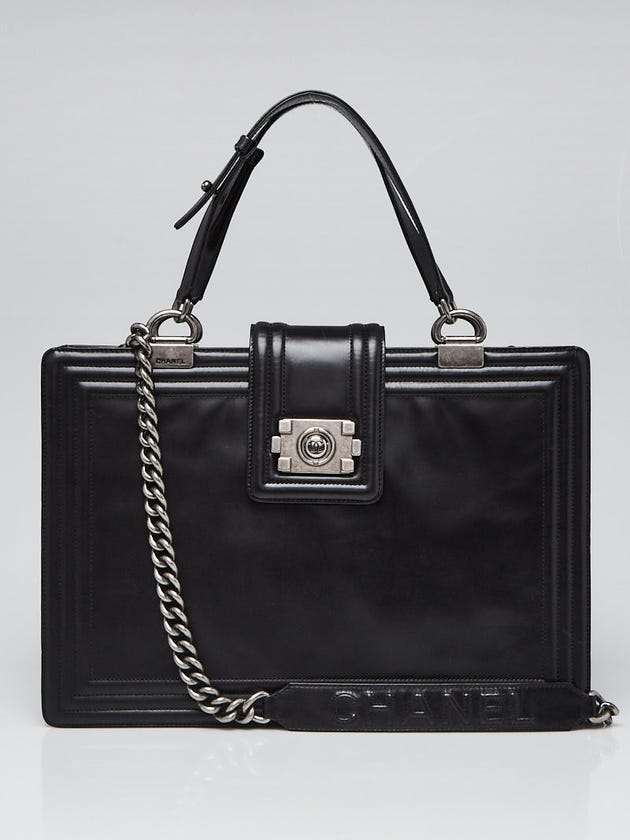 Chanel Black Smooth Calfskin Leather Boy Medium Tote Bag