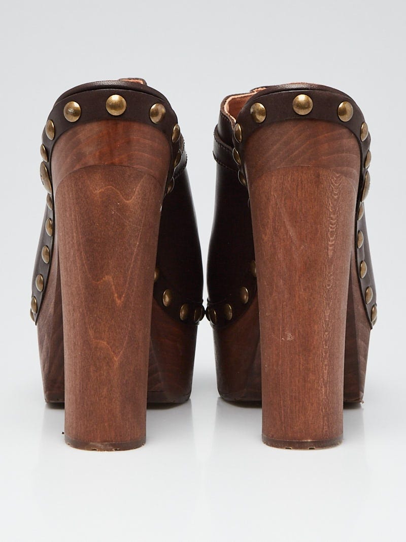 CHANEL ミュール Chanel Brown Leather Studded Platform Mule Clogs Size 9.5/40