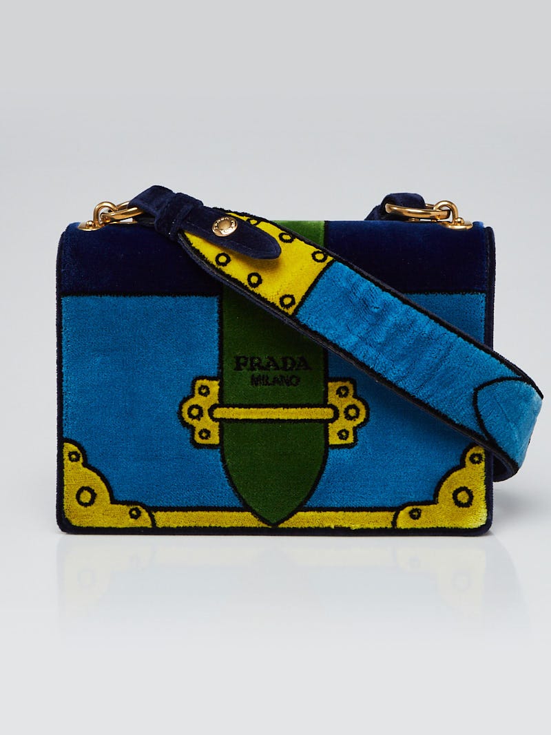 PRADA safiano blue leather coin purse, new with box and … | Drouot.com