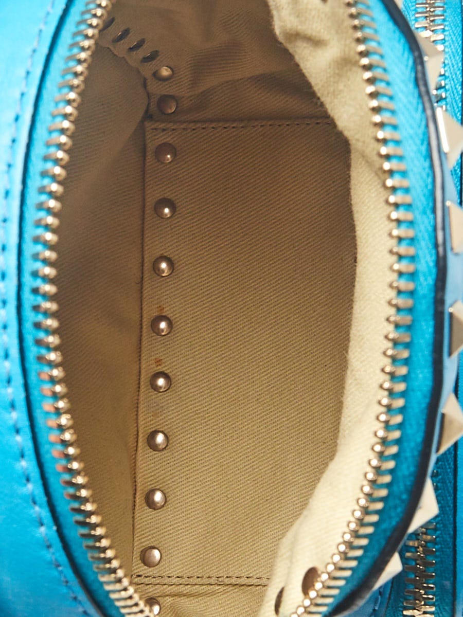 Rockstud leather backpack Valentino Garavani Blue in Leather - 24230859