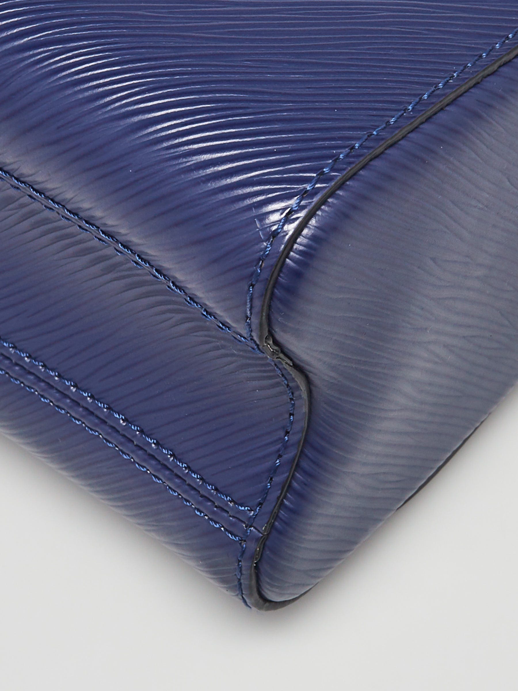 Louis Vuitton Blue Nuit Epi Leather Sequins Flame Twist MM Bag at 1stDibs