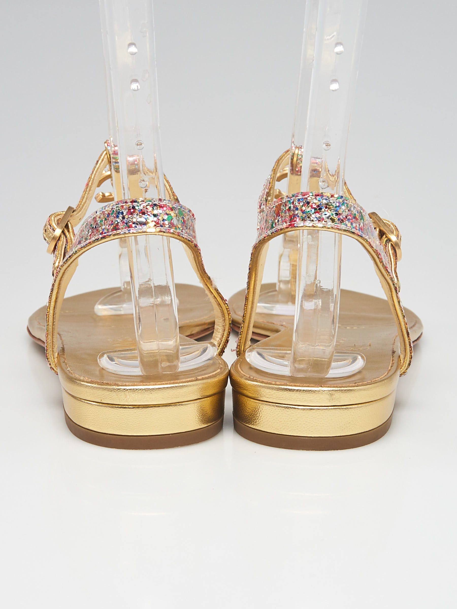 T＆T CHANELアクセサリー Chanel Gold Leather and Glitter CC T-Strap Thong Sandals Size 8
