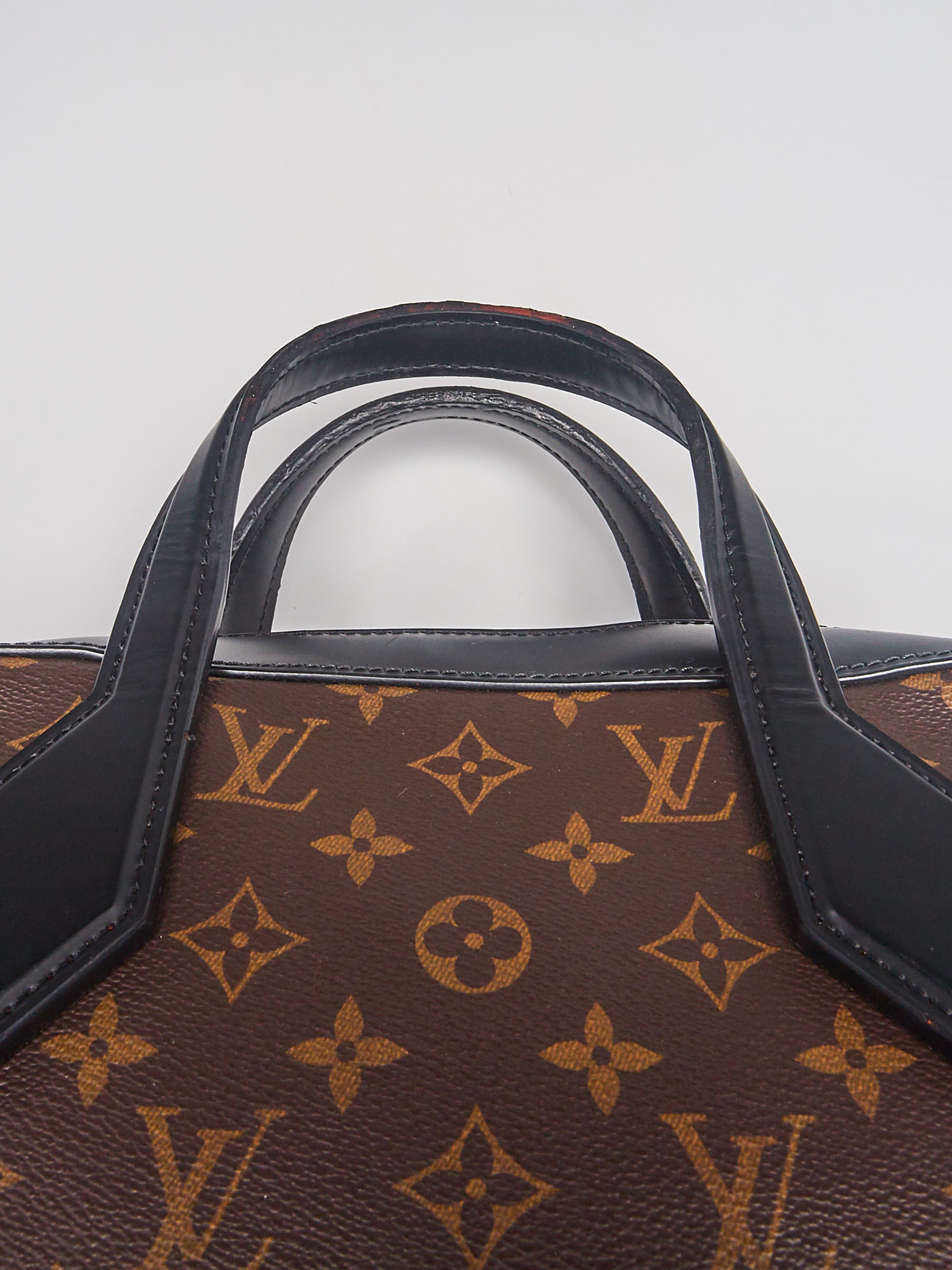 Dora cloth handbag Louis Vuitton Black in Cloth - 31821895