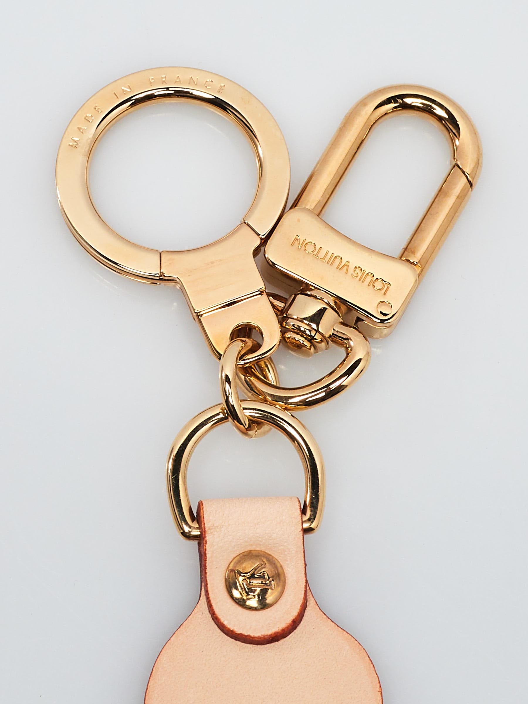 Louis Vuitton Key Ring Murakami Panda Leather White gold Metal ref.291716 -  Joli Closet