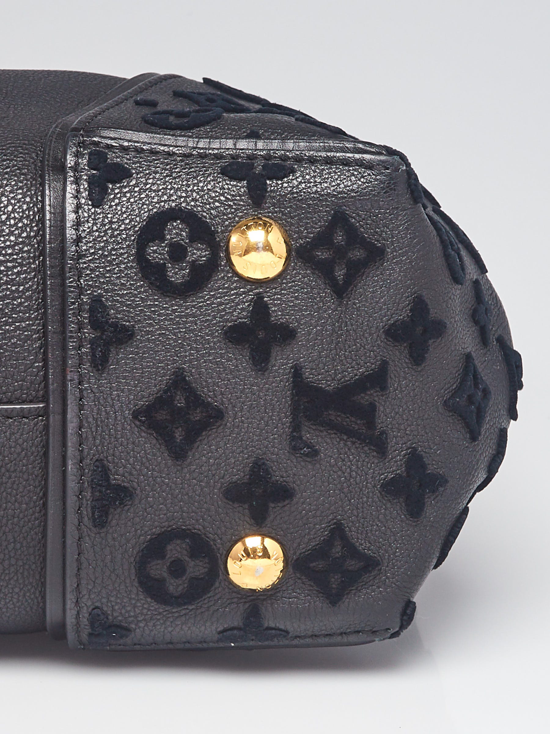 Louis Vuitton Tufted W Monogram Veau Cachemire PM Black - US