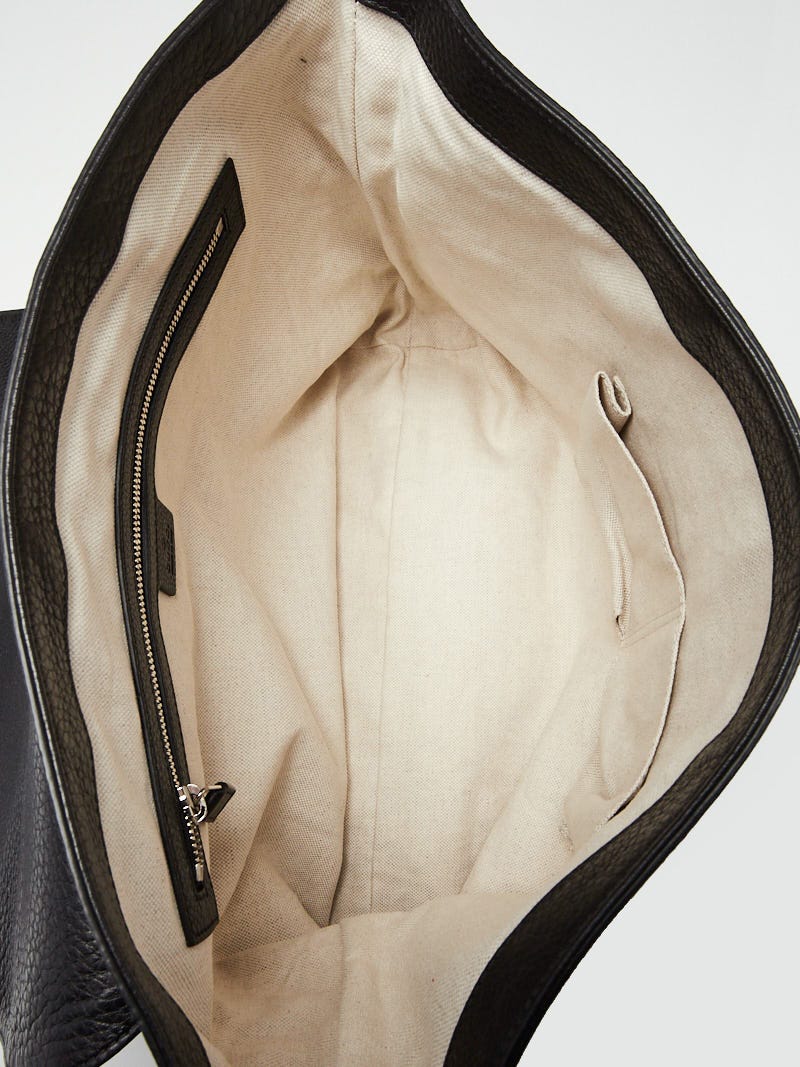 Gucci Black Pebbled Leather Messenger Bag | Yoogi's Closet