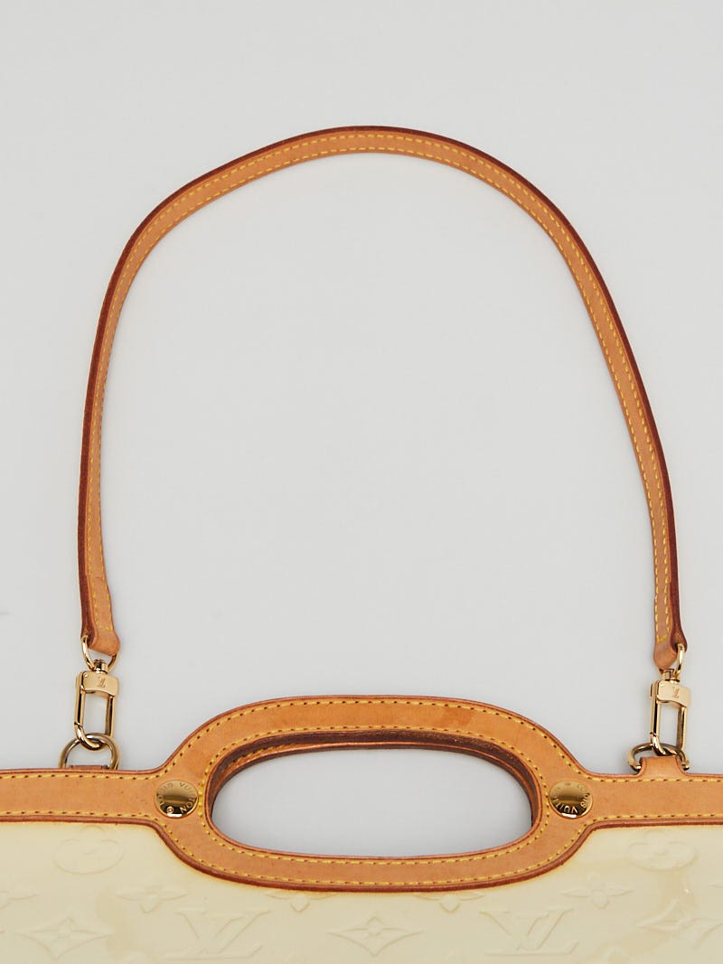 Louis Vuitton Perle Monogram Vernis Malibu Street Clutch Bag - Yoogi's  Closet