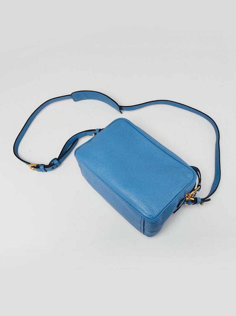 PRADA 水色デイリーバックに✨ 411332_01.jpg?quality=80&bg-