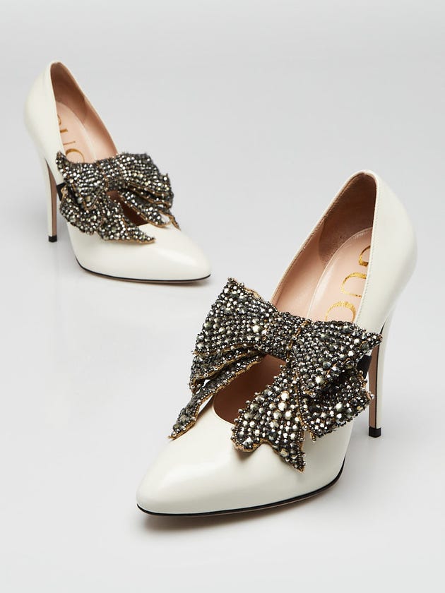 Gucci White Patent Leather Elastic Crystal Bow Pumps Size 7/37.5
