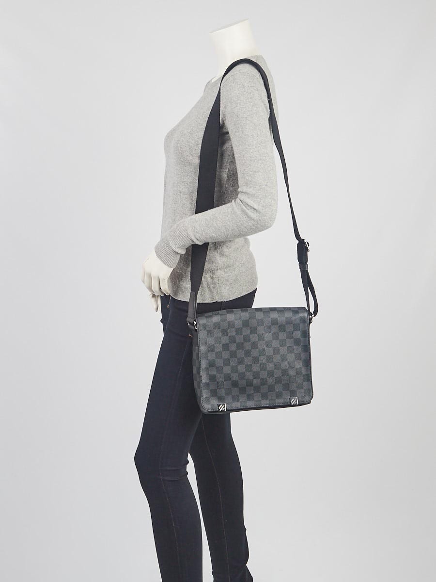 Louis Vuitton Damier Canvas District MM Messenger Bag - Yoogi's Closet