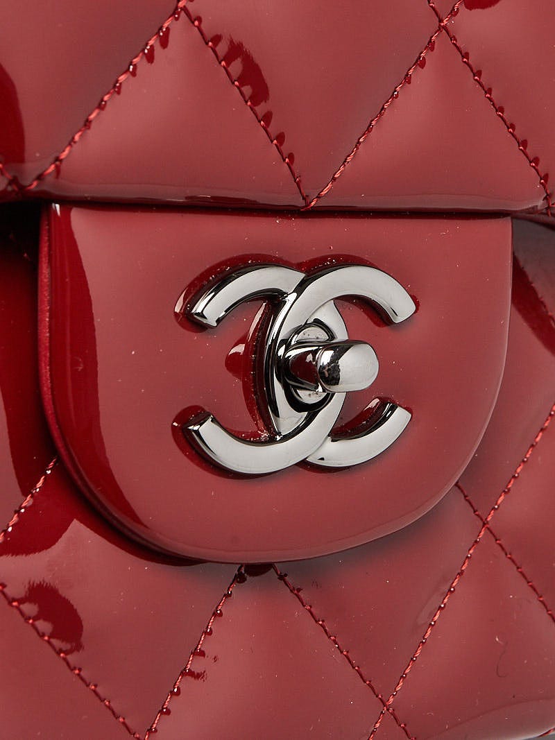 chanel classic red bag
