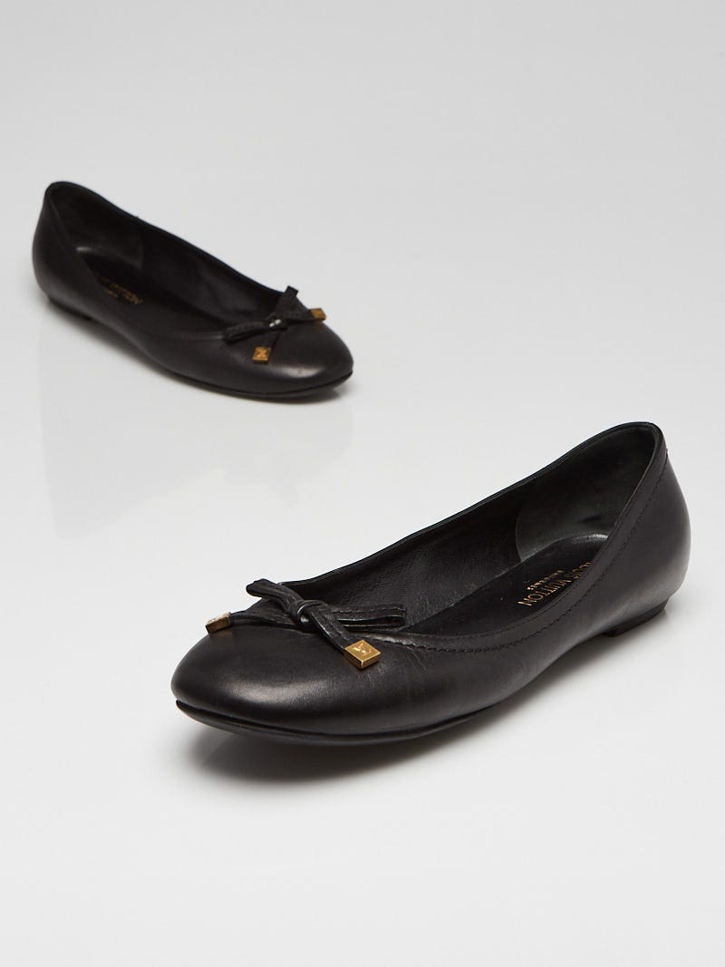 Leather ballet flats Louis Vuitton Black size 36.5 EU in Leather