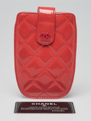Chanel White Quilted Coated Tweed Mini O-Case Zip Pouch - Yoogi's Closet