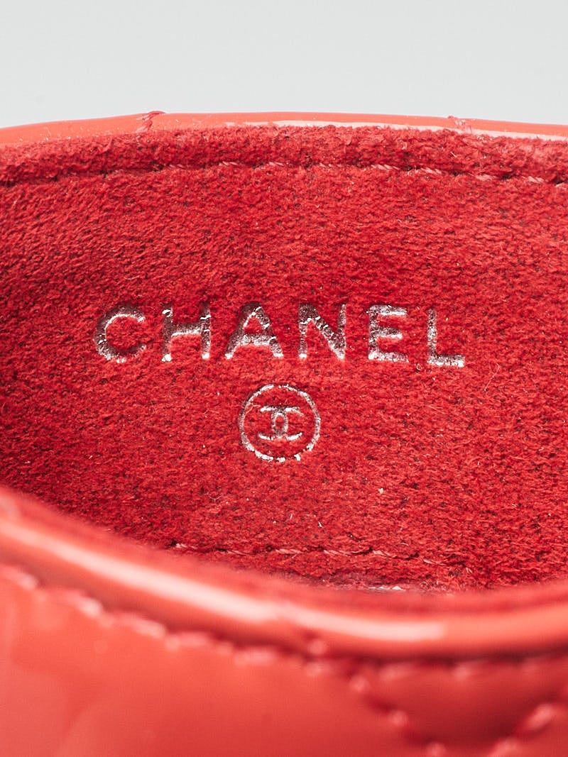 Chanel Coral Quilted Patent Leather Phone Holder Case - Yoogi's Closet