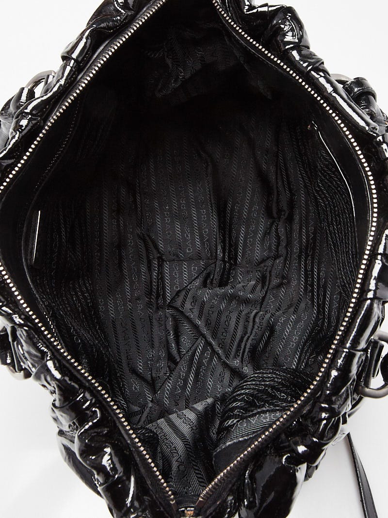 Prada Black Vernice Gaufre Tote Bag BN1336 | Yoogi's Closet Prada Black Vernice Gaufre Tote Bag BN1336 | Yoogi's Closet