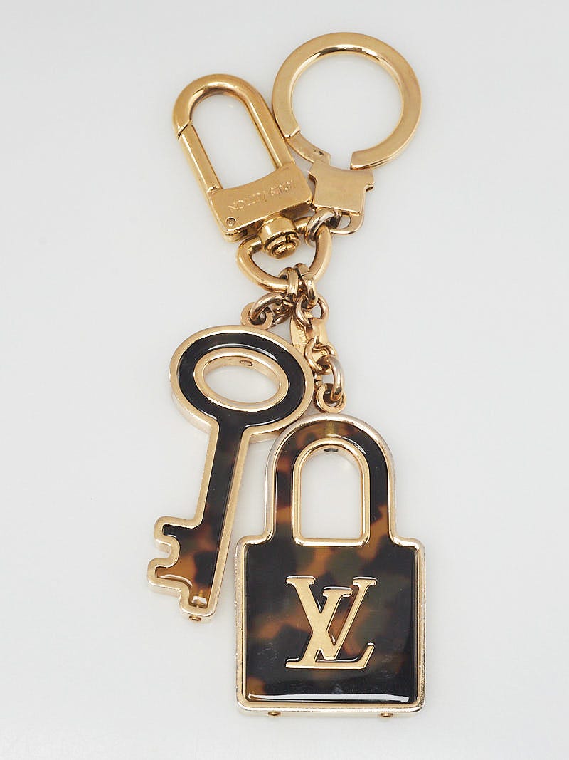 Louis Vuitton Tortoise Shell Resin Confidence Key Holder and Bag Charm -  Yoogi's Closet