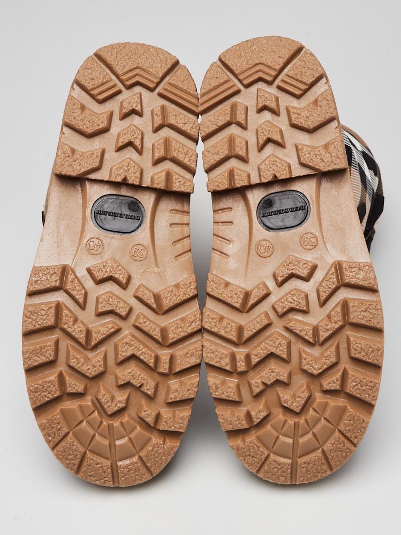 Burberry Black Rubber and Sheepskin Classic Check Snow Boots Burberry Black Rubber and Sheepskin Classic Check Snow Boots
