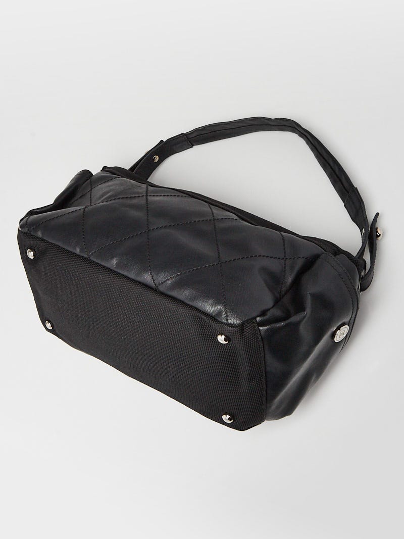 ♦CHANEL♦Paris-Biarritz Hobo Chanel Black Quilted Coated Canvas Paris Biarritz Large