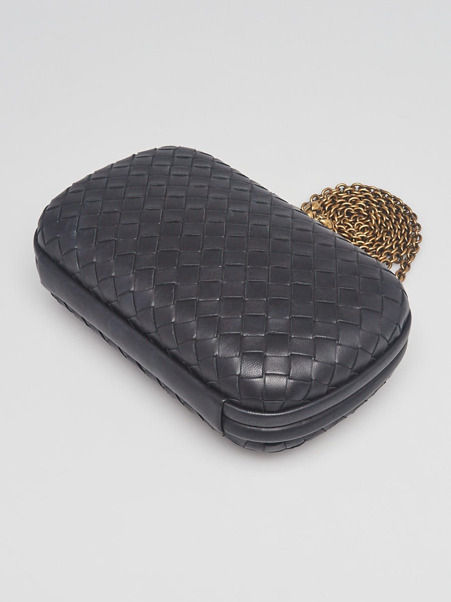 BOTTEGA VENETA Knot intrecciato plissé leather clutch