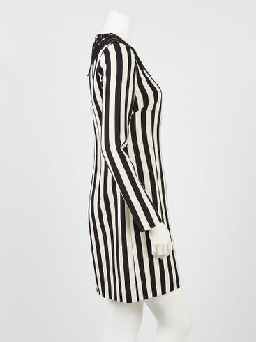 Valentino Black/White Wool Blend Long Sleeve Striped Lace Dress Size 6/40 | Yoogi's Closet Valentino Black/White Wool Blend Long Sleeve Striped Lace Dress Size 6/40 | Yoogi's Closet