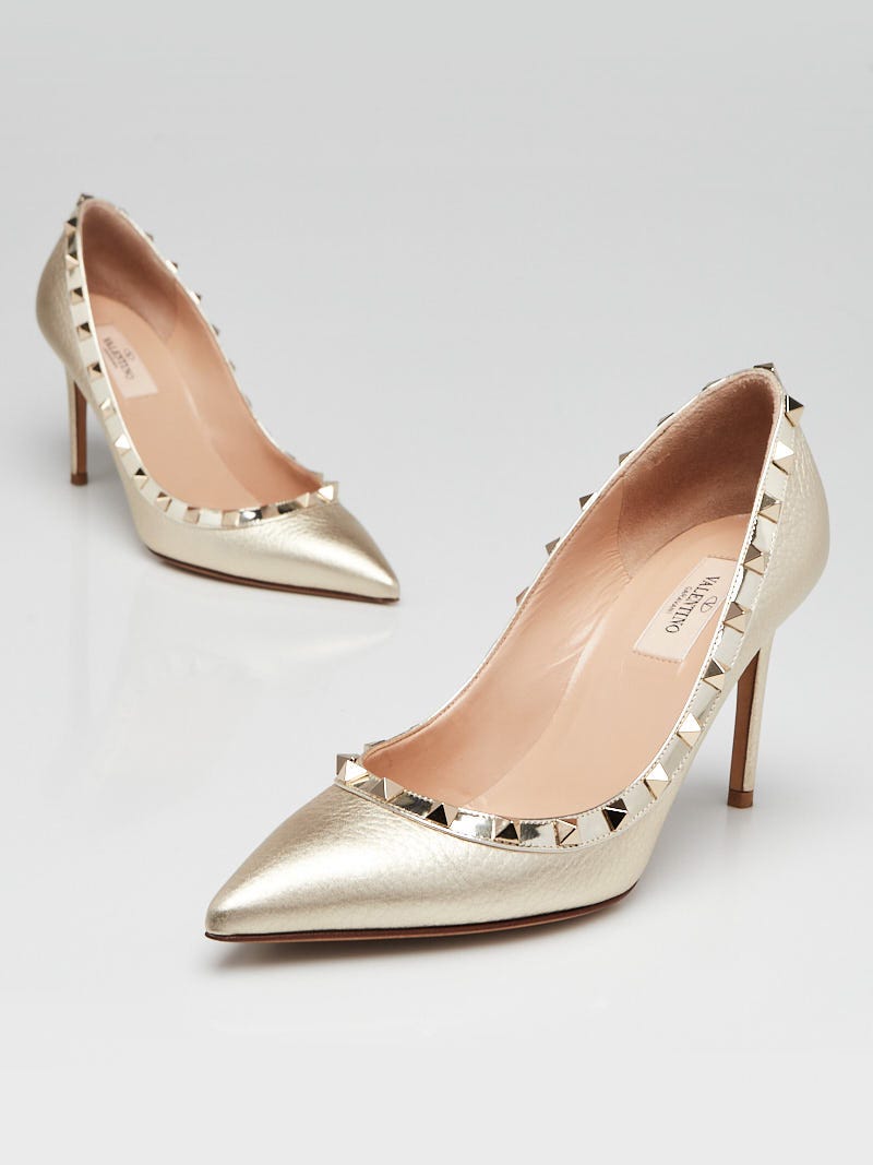 Valentino Gold Pebbled Leather Rockstud Pumps Size 8.5/39