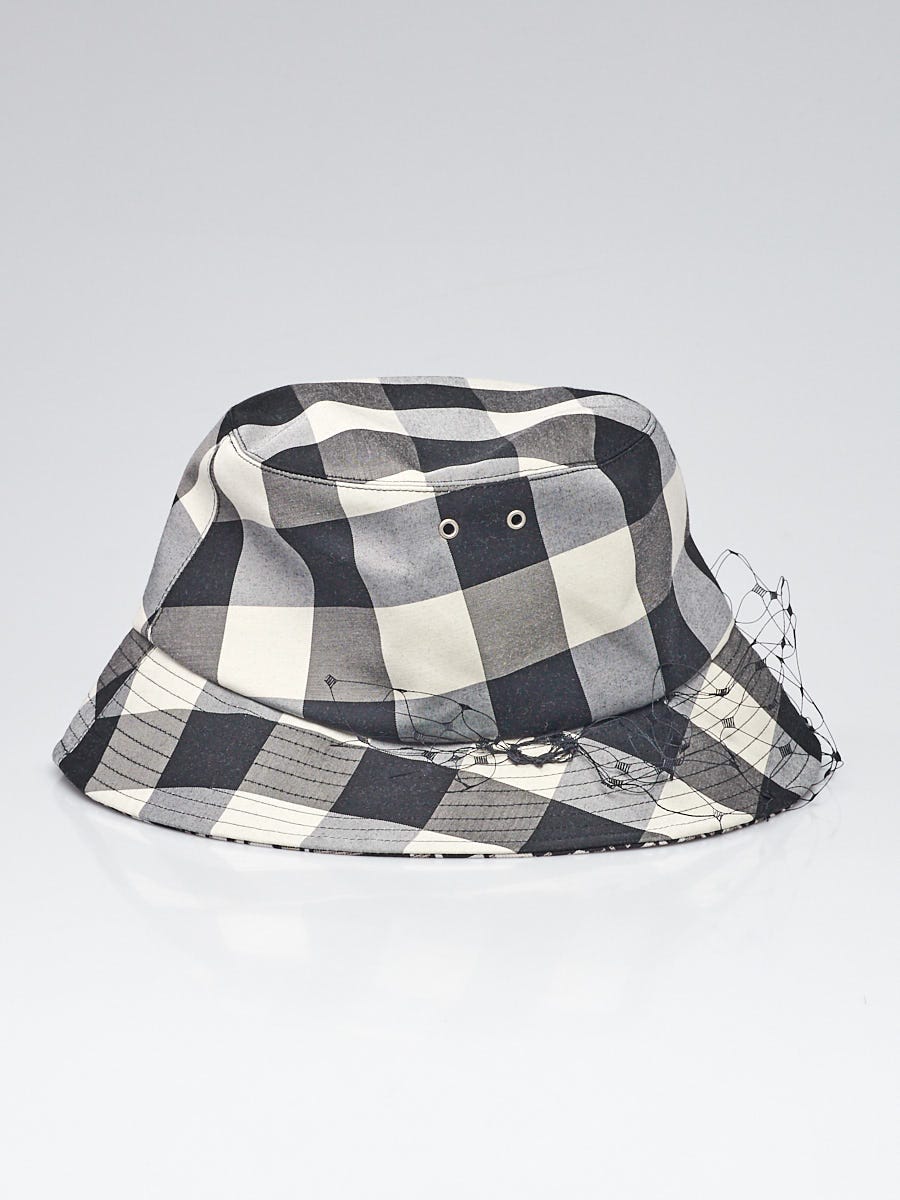 Valentino Garavani Bucket Hat in Black - Size 58