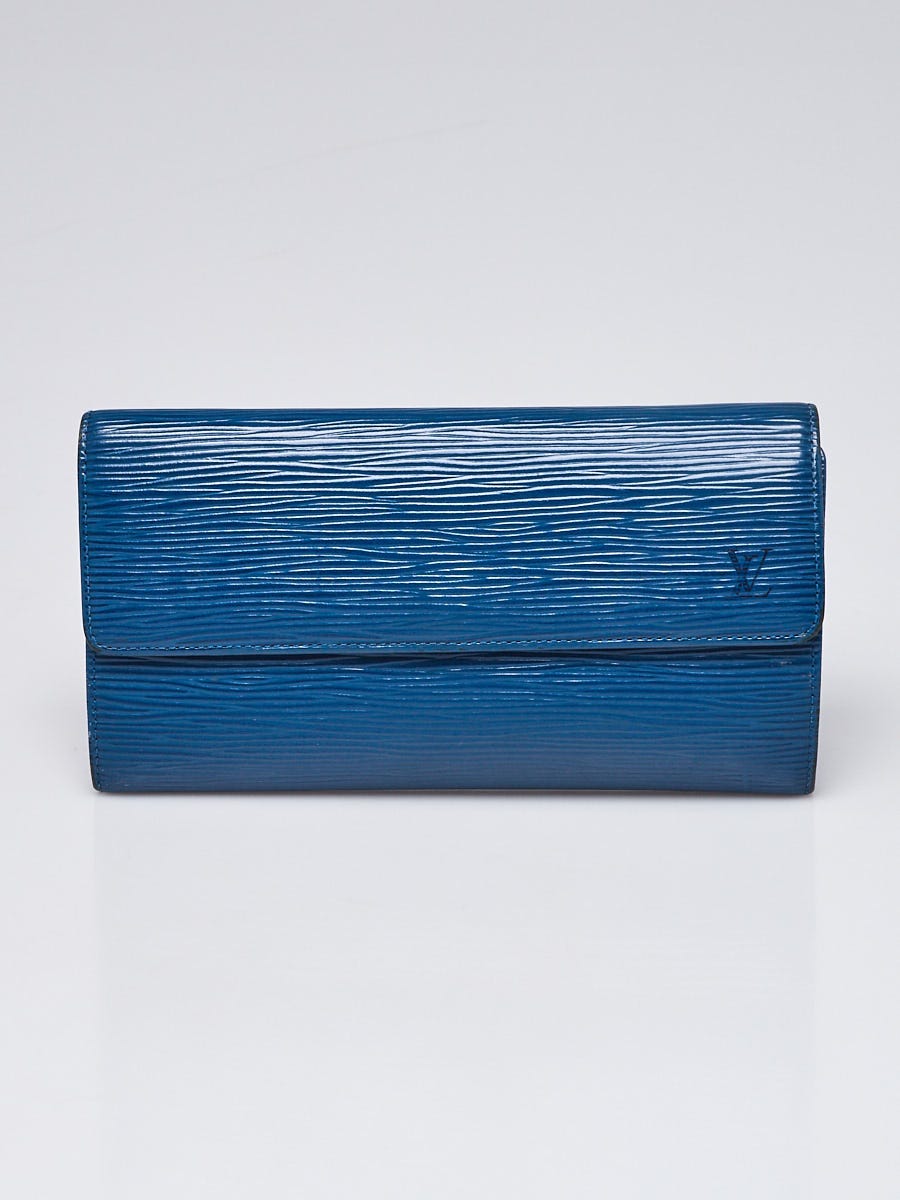 Louis Vuitton Green Epi Leather International Wallet