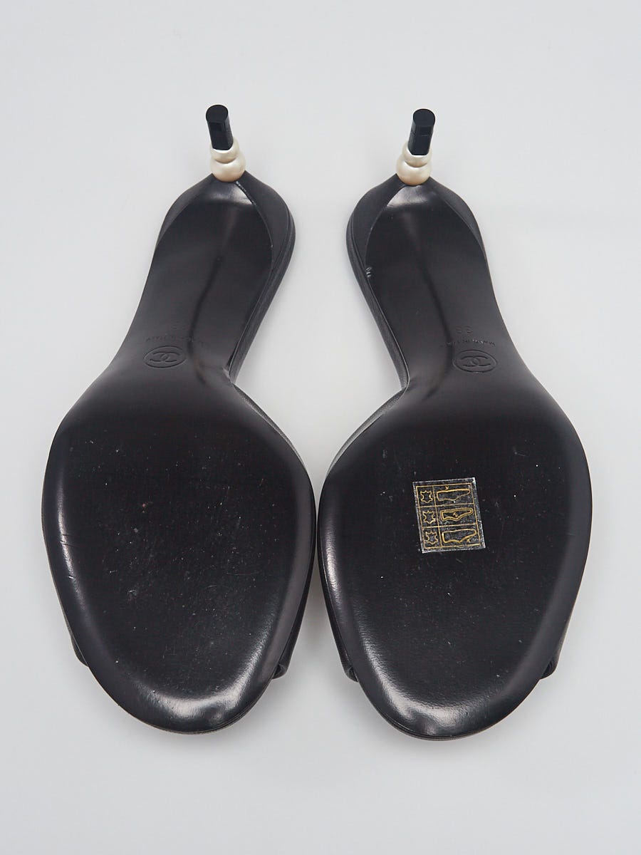 Chanel Black Leather Pearl Kitten Heel Mules Size 7.5/38 Chanel Black Leather Pearl Kitten Heel Mules Size 7.5/38