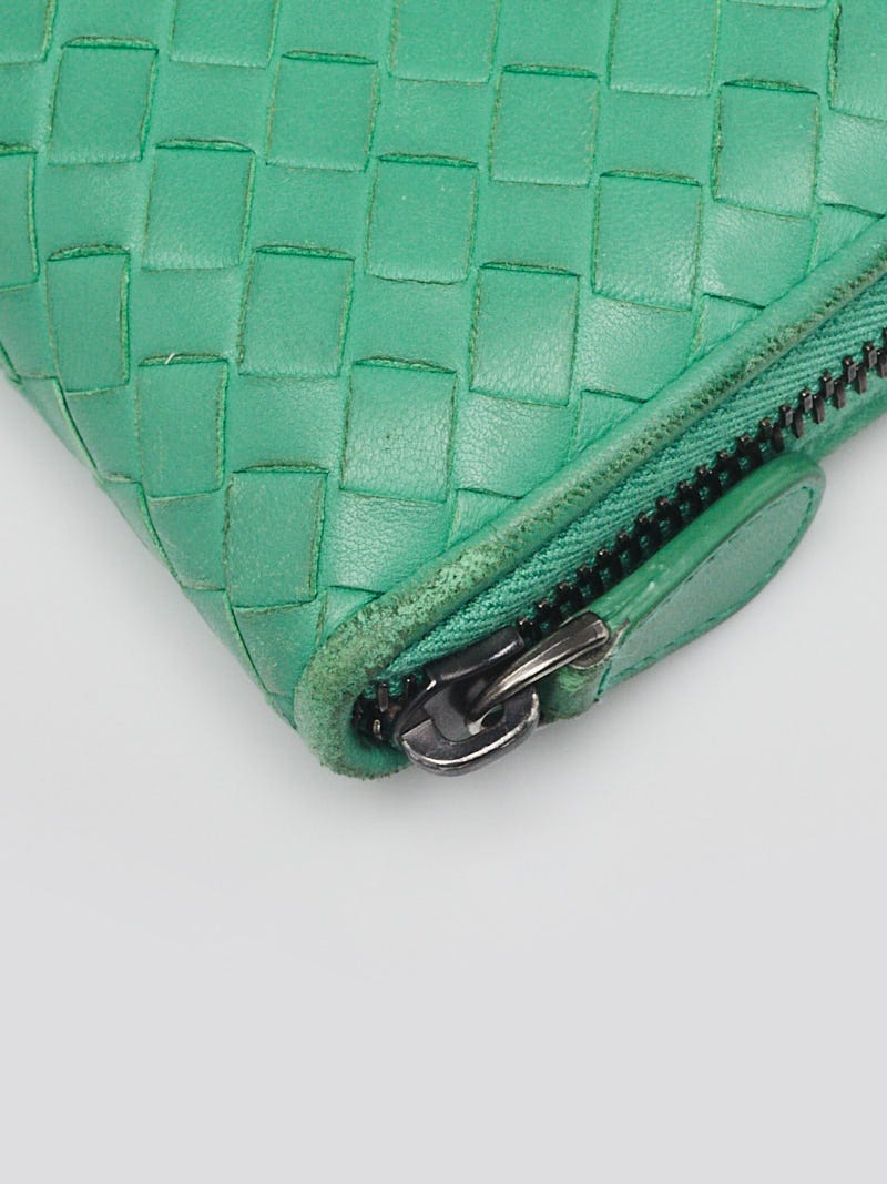 Bottega Veneta® Men's Intrecciato Zipped Card Case in Dark Green. Shop  online now.