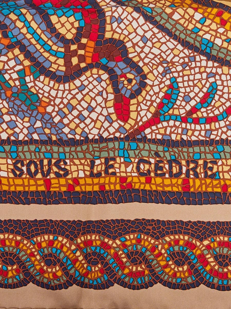 Hermès Sous le Cèdre シルクスカーフ Hermes Scarf Sous le Cedre silk 90 cm yellow beige Carre