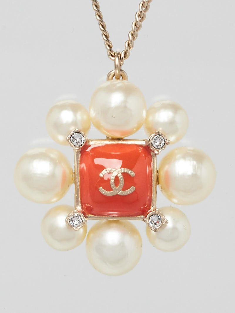 Chanel Faux Pearl and Enamel CC Necklace - Yoogi's Closet