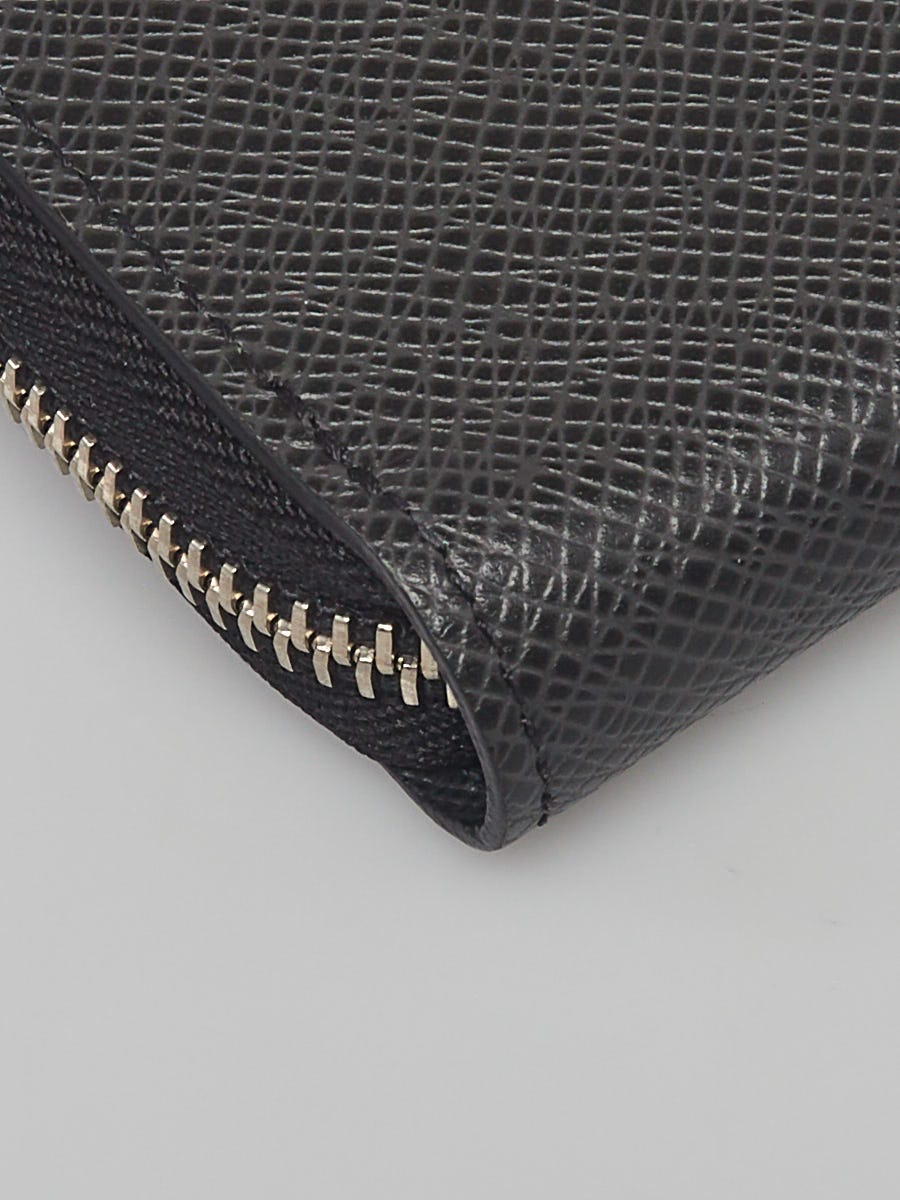 Louis Vuitton Black Taiga Leather Multiple Wallet - Yoogi's Closet