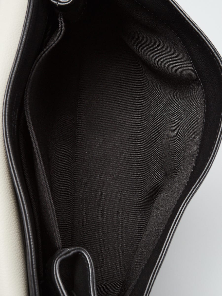 Twist Louis Vuitton White LockMe II Satchel Black Leather Pony-style  calfskin ref.676101 - Joli Closet