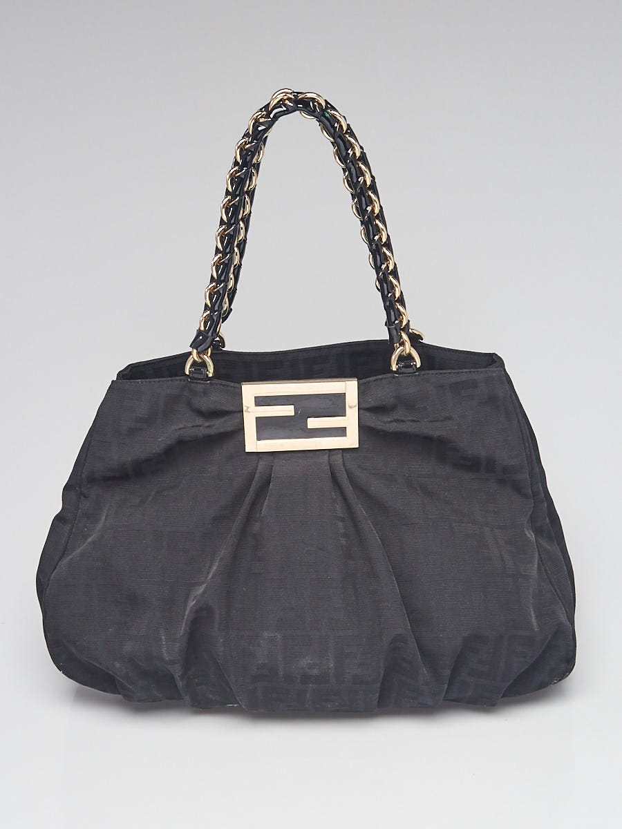 Fendi Baguette Chain Large Shoulder Bag in Black
