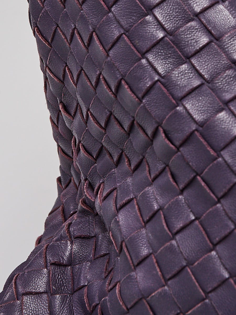 Bottega Veneta Lilac Intrecciato Woven Nappa Leather Large Veneta Hobo Bag  - Yoogi's Closet
