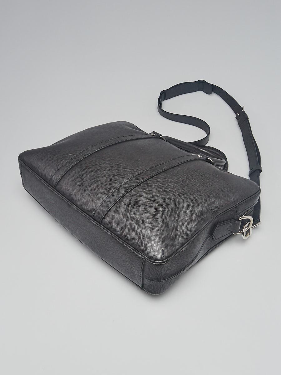 Louis Vuitton (LOUIS VUITTON) Porto Cal Sampur M30942 Taiga Ardoise  (black/black) SP0044 business card holder pass case