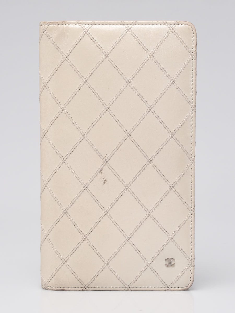 Chanel White Diamond Stitch Leather L Yen Wallet - Yoogi's Closet