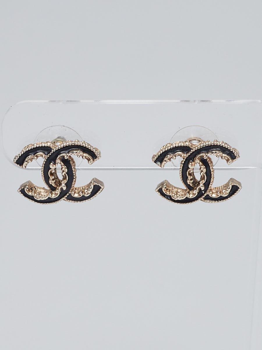 Chanel Black Resin CC Logo Earrings - Yoogi's Closet