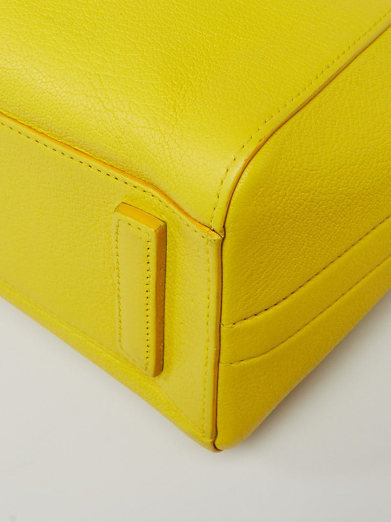 Givenchy Yellow Antigona Clutch Bag Leather ref.219955 - Joli Closet