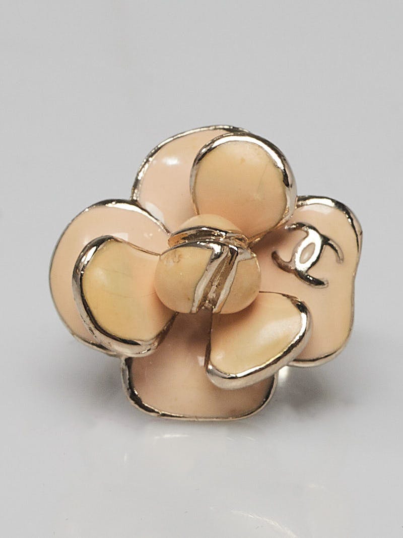 Chanel White Enamel CC Camellia Cocktail Ring Size 6.5 - Yoogi's