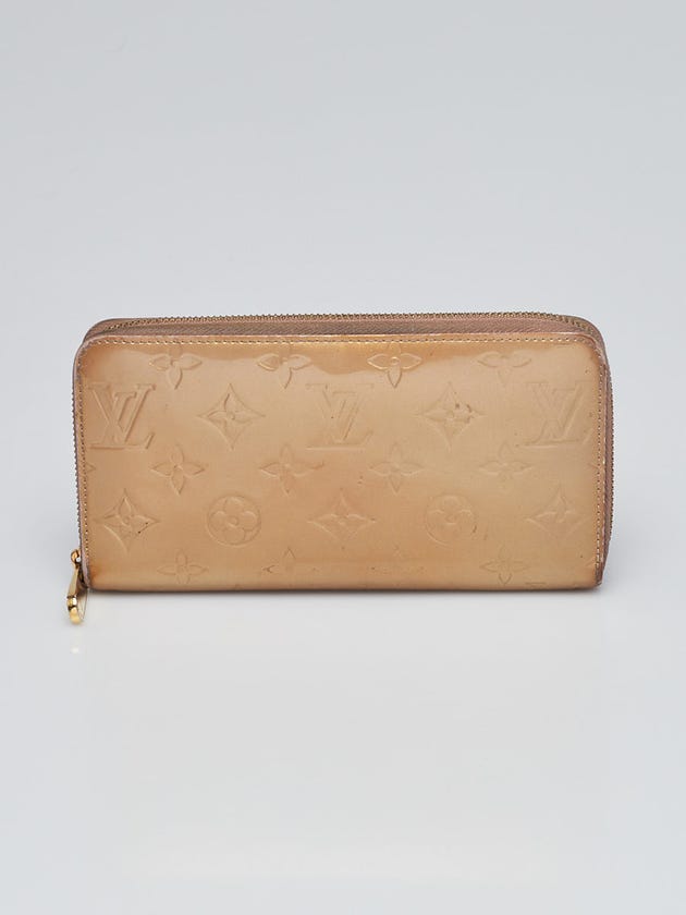 Louis Vuitton Beige Poudre Monogram Vernis Zippy Wallet