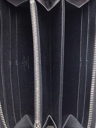 Louis Vuitton Black Suhali Leather Le Favori Wallet - Yoogi's Closet