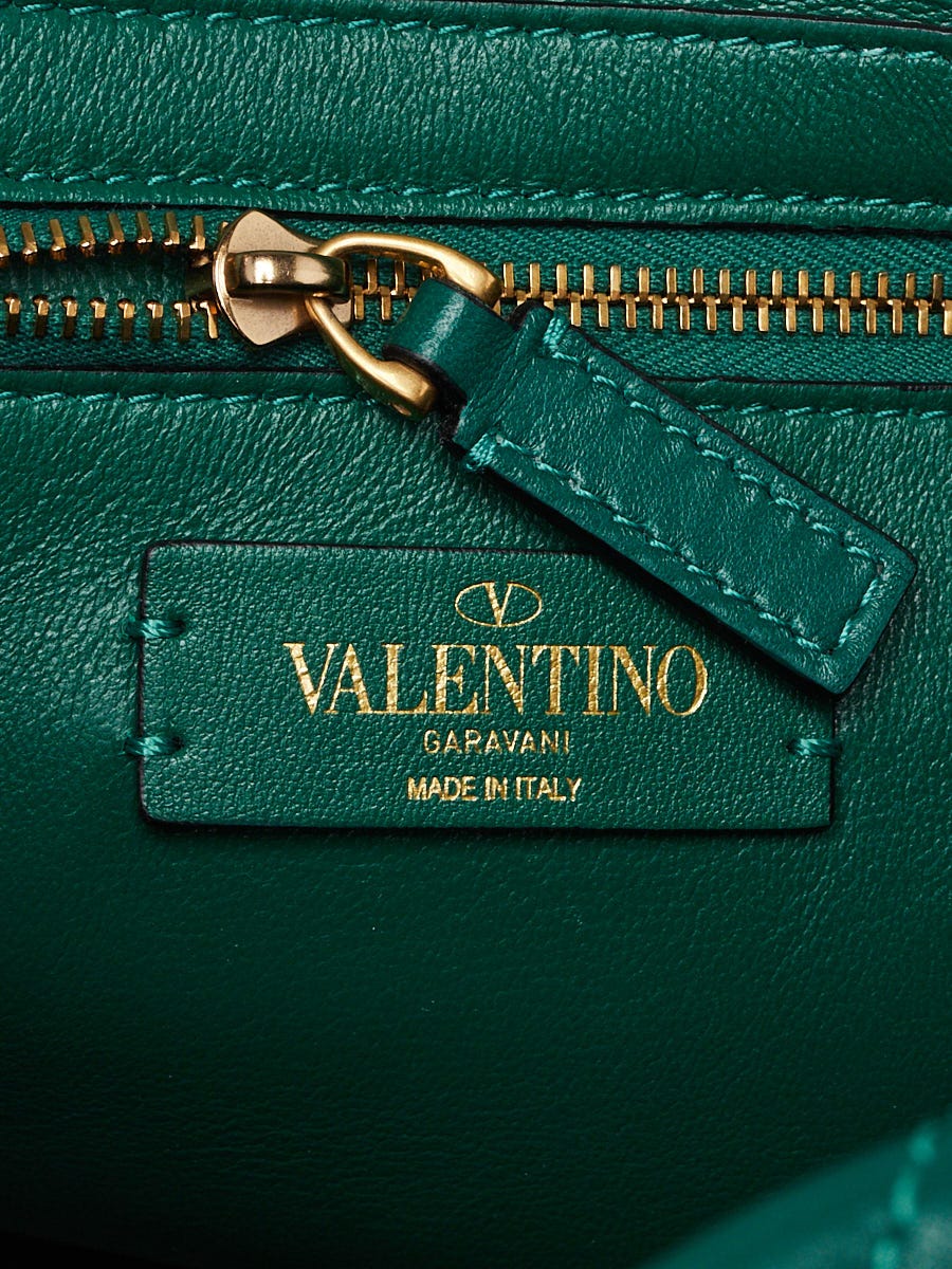 højttaler radioaktivitet Gennemvæd Valentino Jungle Green Nappa Leather Roman Stud Medium Shoulder Bag -  Yoogi's Closet